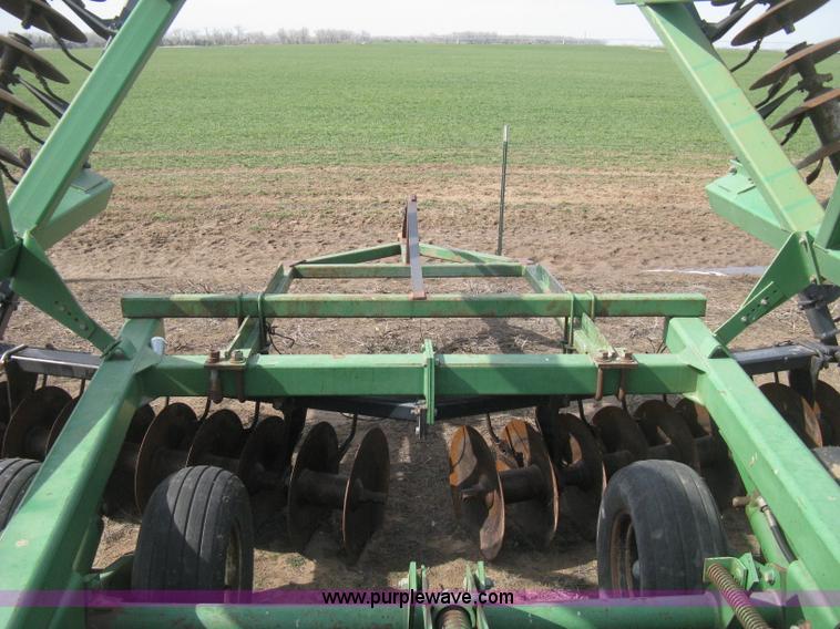 image for item E3324 John Deere 630 disk harrow