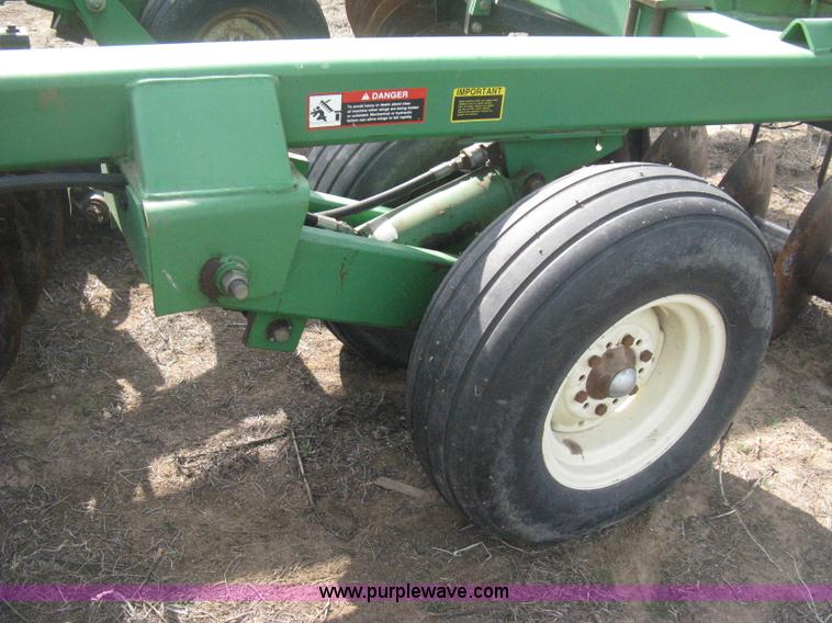 image for item E3324 John Deere 630 disk harrow