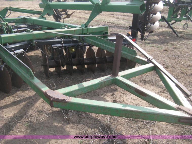 image for item E3324 John Deere 630 disk harrow