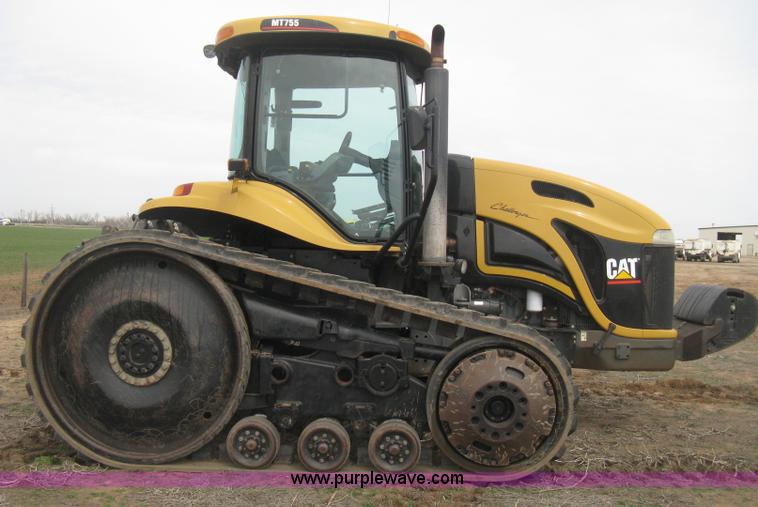 image for item E3325 2002 Caterpillar Challenger MT755 tractor