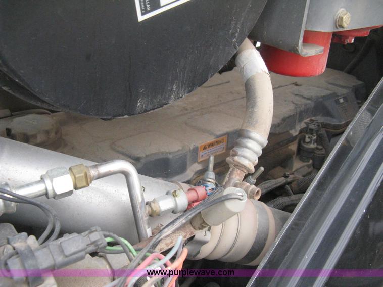 image for item E3325 2002 Caterpillar Challenger MT755 tractor