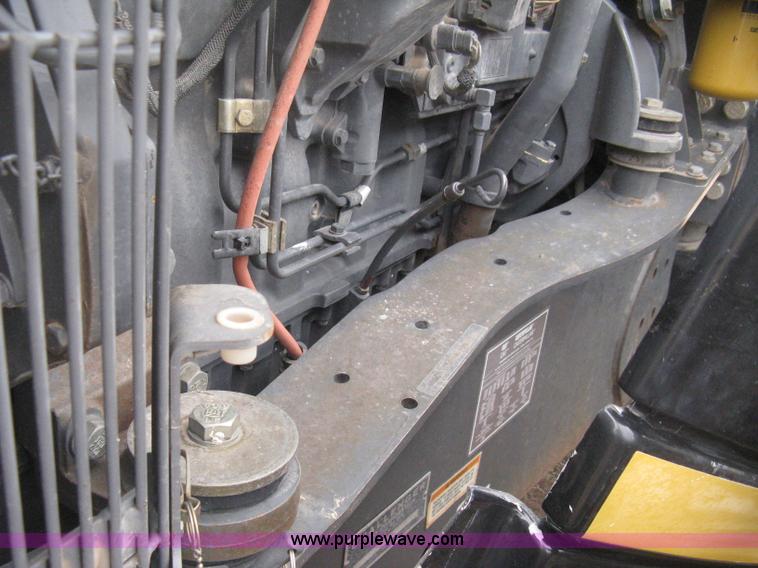 image for item E3325 2002 Caterpillar Challenger MT755 tractor