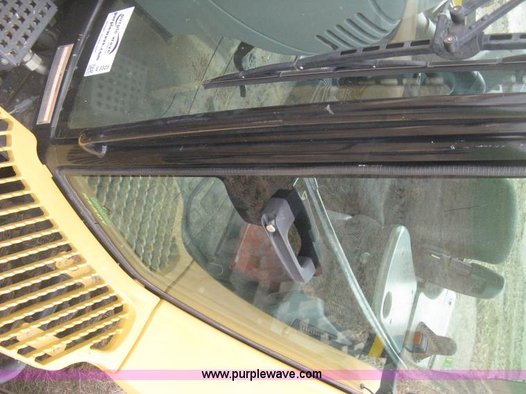 image for item E3325 2002 Caterpillar Challenger MT755 tractor