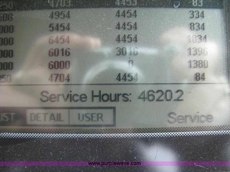 image for item E3325 2002 Caterpillar Challenger MT755 tractor