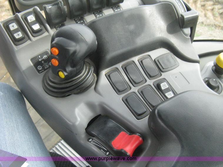 image for item E3325 2002 Caterpillar Challenger MT755 tractor