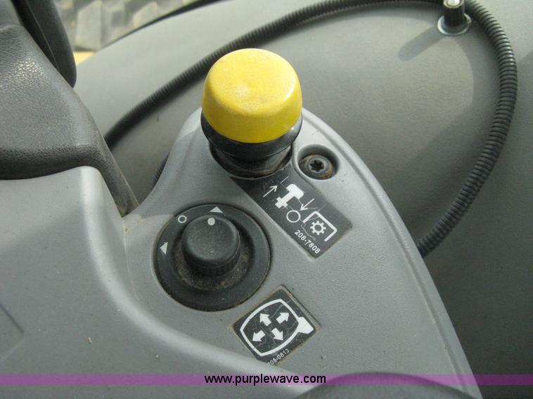 image for item E3325 2002 Caterpillar Challenger MT755 tractor