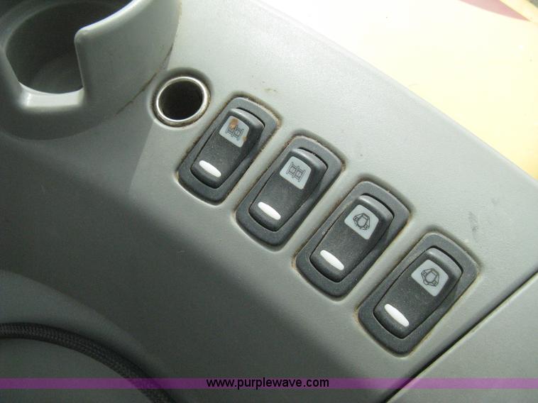 image for item E3325 2002 Caterpillar Challenger MT755 tractor