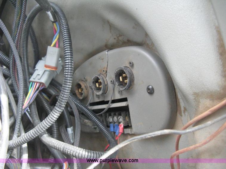 image for item E3325 2002 Caterpillar Challenger MT755 tractor