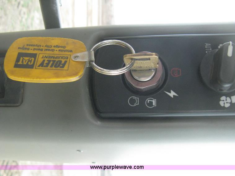 image for item E3325 2002 Caterpillar Challenger MT755 tractor