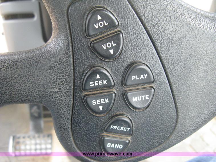 image for item E3325 2002 Caterpillar Challenger MT755 tractor