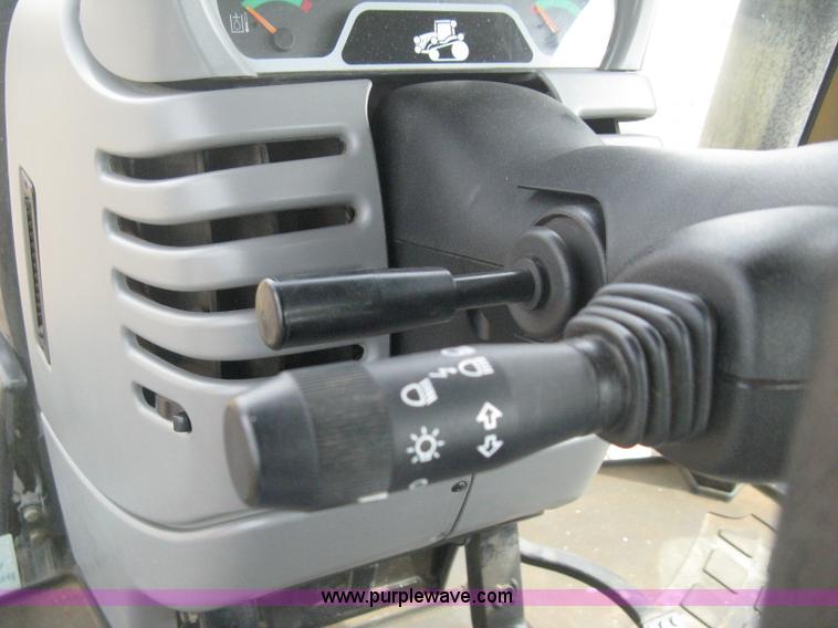 image for item E3325 2002 Caterpillar Challenger MT755 tractor