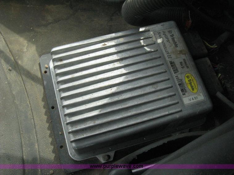 image for item E3325 2002 Caterpillar Challenger MT755 tractor