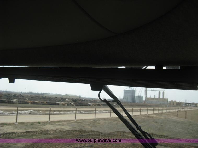 image for item E3325 2002 Caterpillar Challenger MT755 tractor