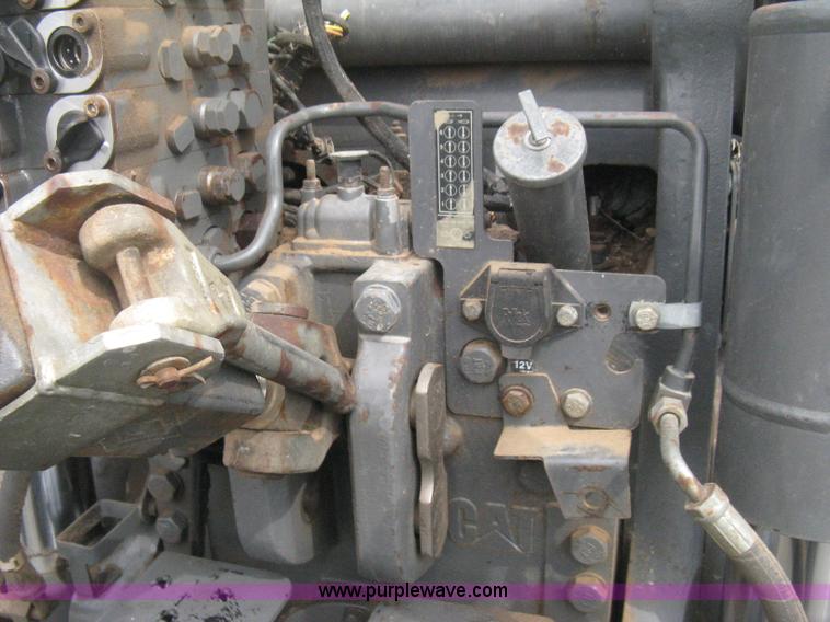 image for item E3325 2002 Caterpillar Challenger MT755 tractor