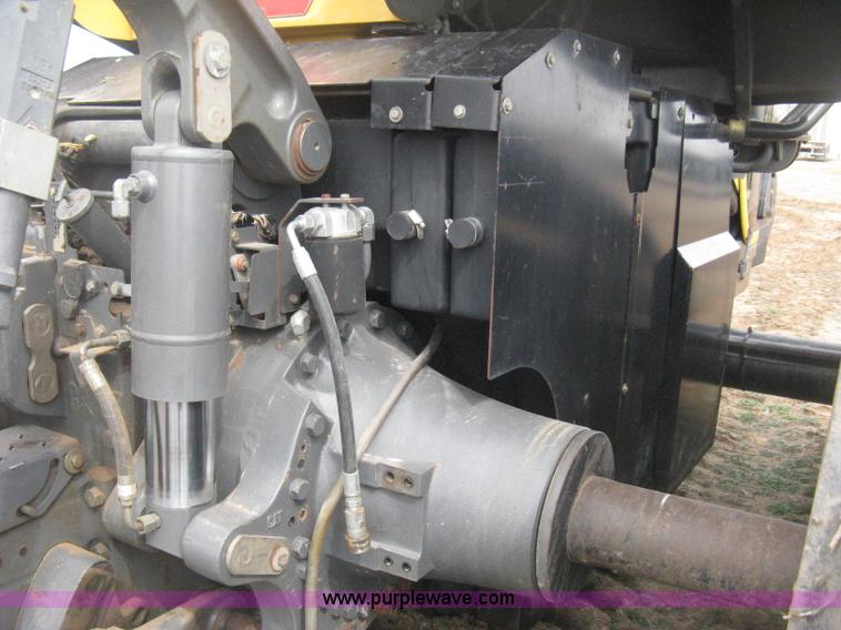 image for item E3325 2002 Caterpillar Challenger MT755 tractor