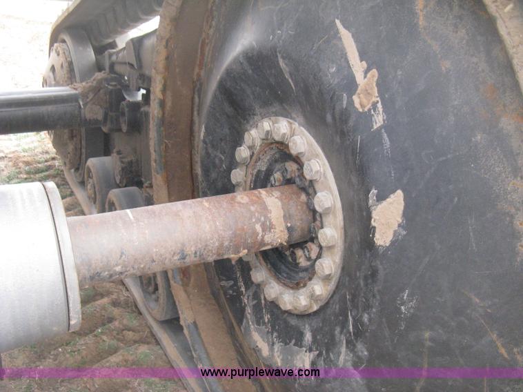 image for item E3325 2002 Caterpillar Challenger MT755 tractor