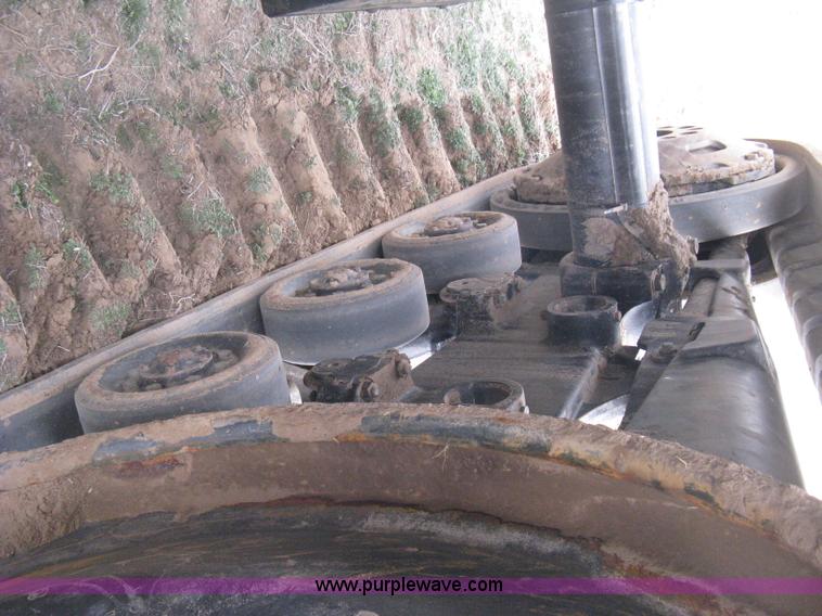 image for item E3325 2002 Caterpillar Challenger MT755 tractor