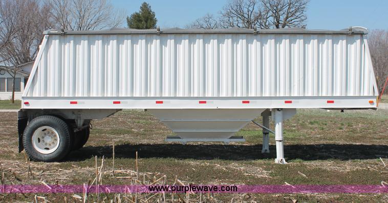 image for item E3344 1969 Moni 25' shop built grain trailer