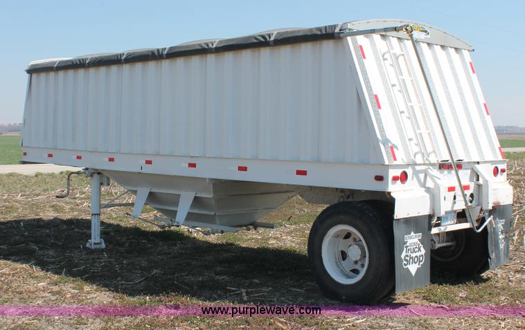 image for item E3344 1969 Moni 25' shop built grain trailer