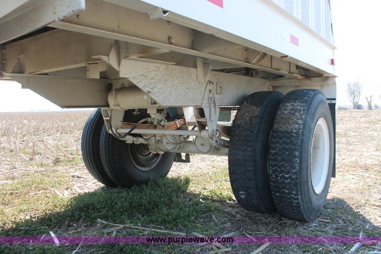 image for item E3344 1969 Moni 25' shop built grain trailer