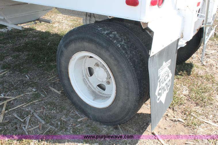 image for item E3344 1969 Moni 25' shop built grain trailer