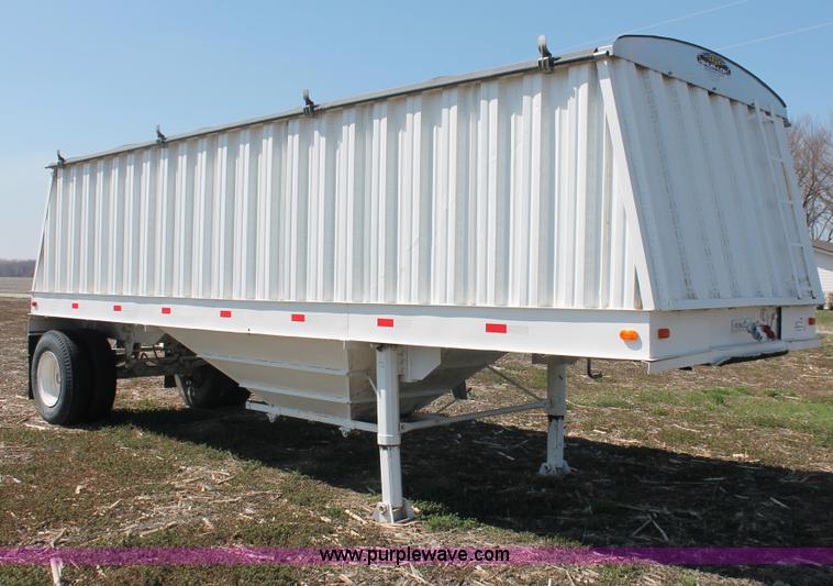 image for item E3344 1969 Moni 25' shop built grain trailer
