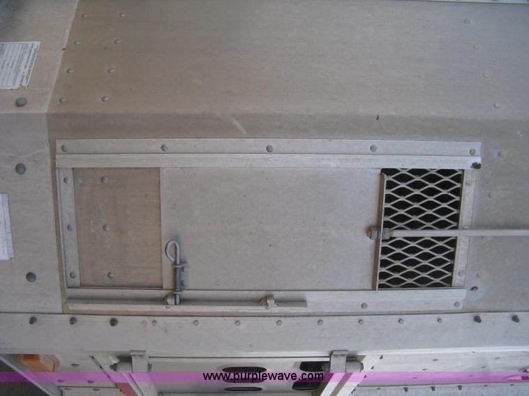 image for item E3357 2010 Barrett cattle pot trailer