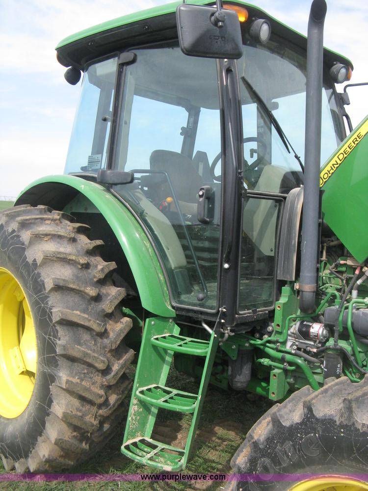 image for item E3358 2009 John Deere 6100D MFWD tractor