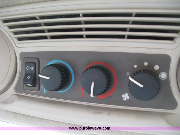 image for item E3358 2009 John Deere 6100D MFWD tractor