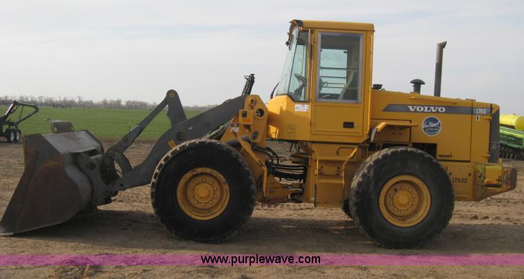 image for item E3360 2001 Volvo L70D wheel loader