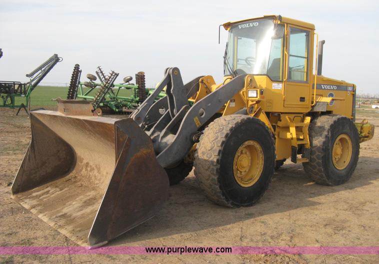 image for item E3360 2001 Volvo L70D wheel loader