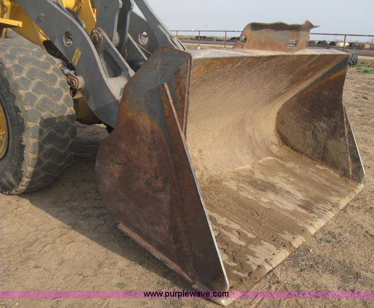 image for item E3360 2001 Volvo L70D wheel loader