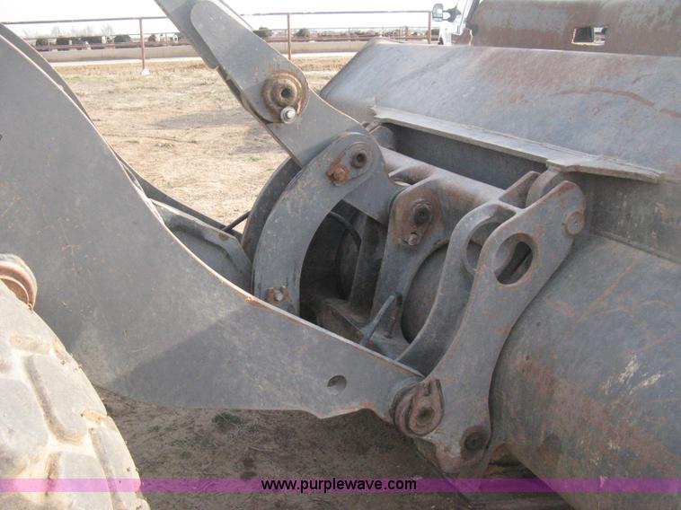 image for item E3360 2001 Volvo L70D wheel loader