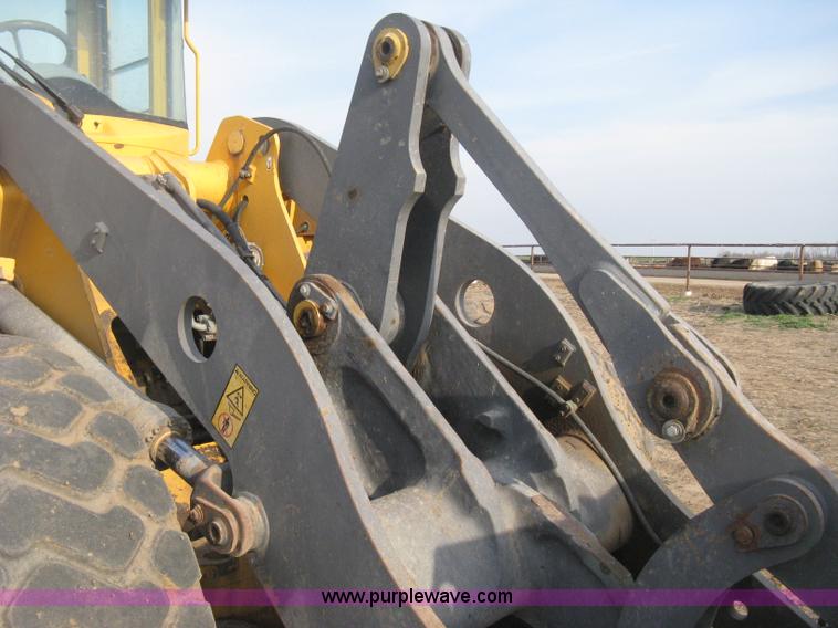 image for item E3360 2001 Volvo L70D wheel loader