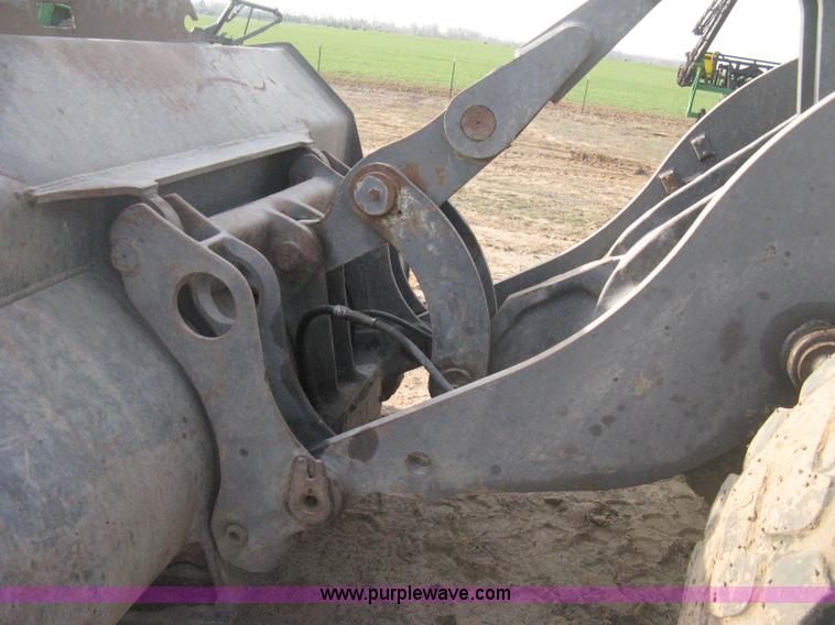 image for item E3360 2001 Volvo L70D wheel loader