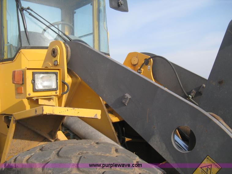 image for item E3360 2001 Volvo L70D wheel loader