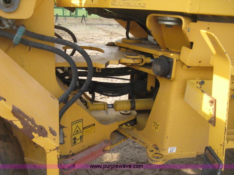 image for item E3360 2001 Volvo L70D wheel loader