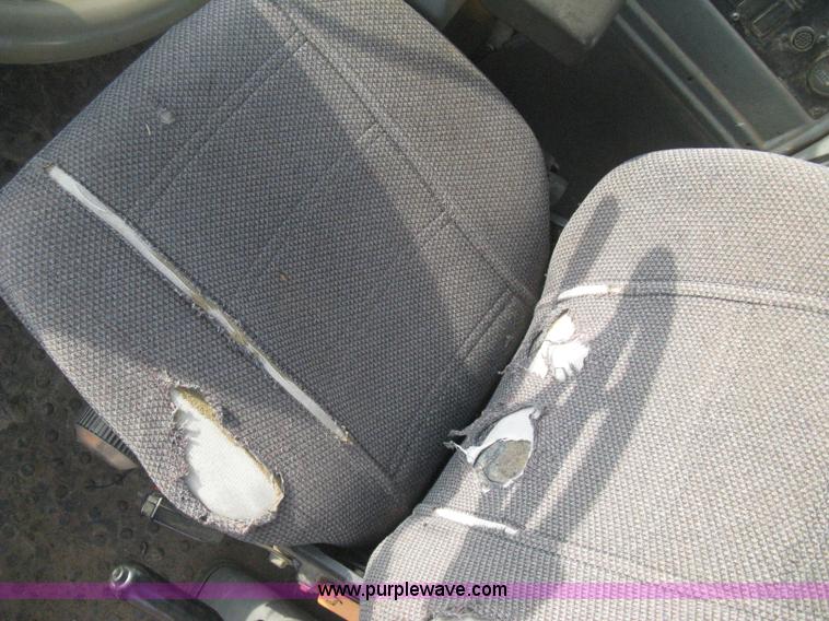 image for item E3360 2001 Volvo L70D wheel loader