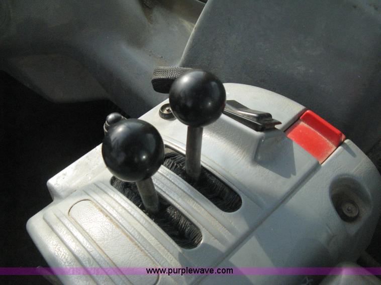 image for item E3360 2001 Volvo L70D wheel loader