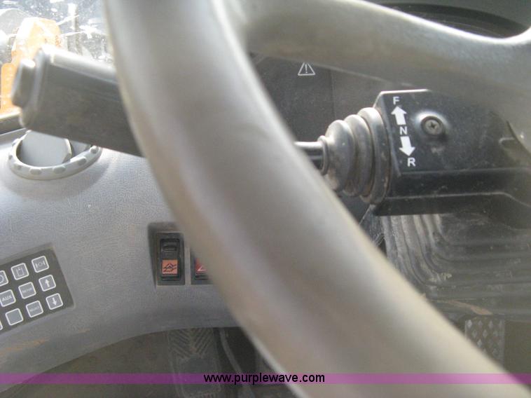 image for item E3360 2001 Volvo L70D wheel loader