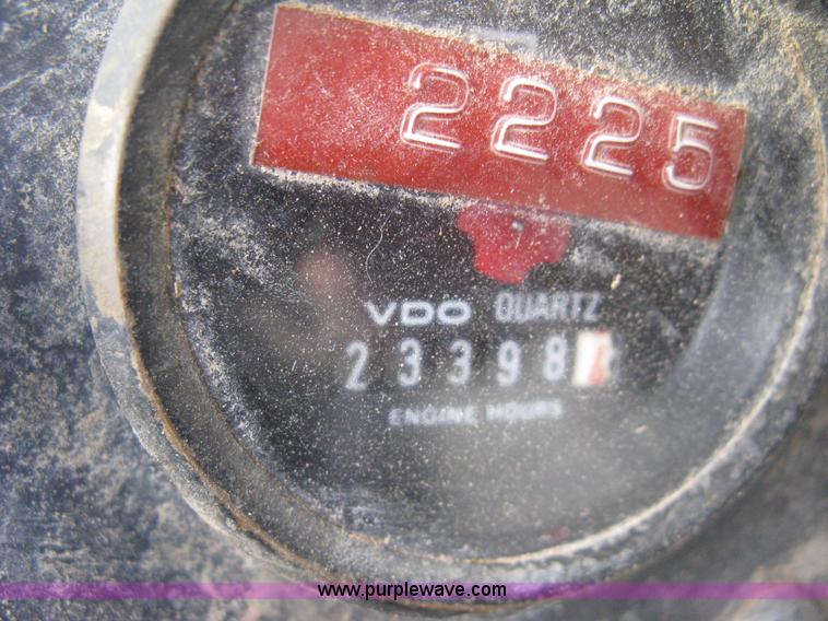 image for item E3360 2001 Volvo L70D wheel loader