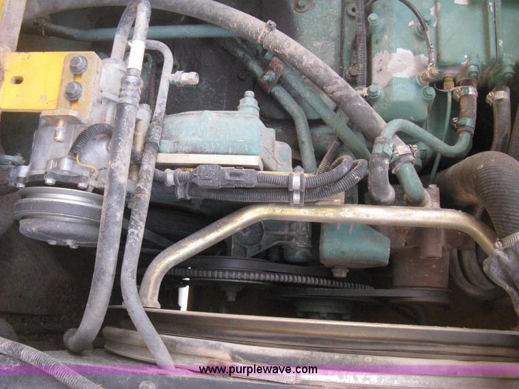 image for item E3360 2001 Volvo L70D wheel loader