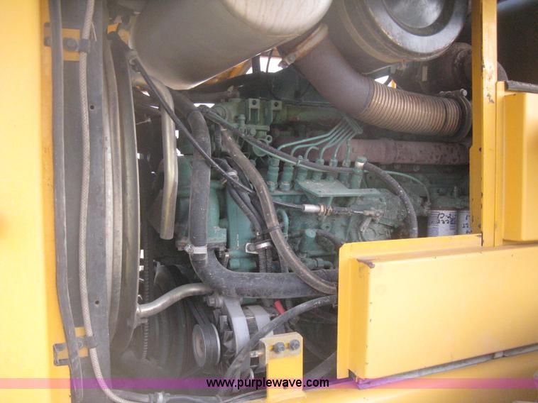 image for item E3360 2001 Volvo L70D wheel loader