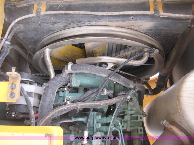 image for item E3360 2001 Volvo L70D wheel loader