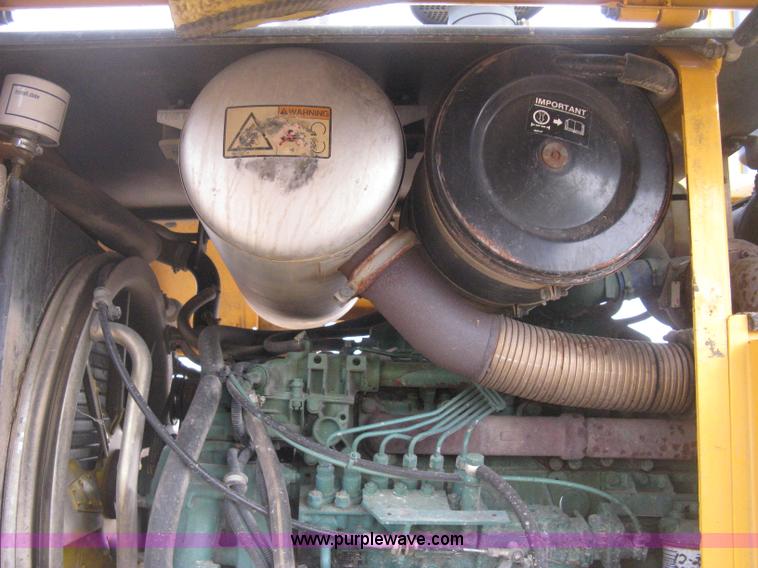 image for item E3360 2001 Volvo L70D wheel loader