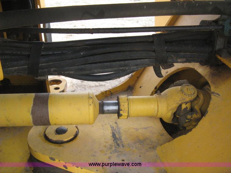 image for item E3360 2001 Volvo L70D wheel loader