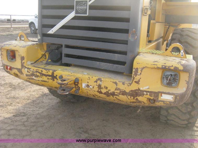 image for item E3360 2001 Volvo L70D wheel loader