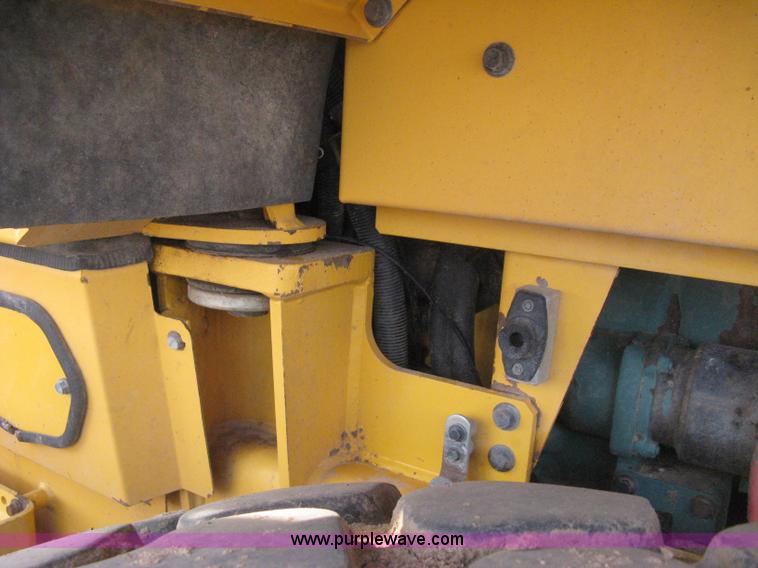 image for item E3360 2001 Volvo L70D wheel loader