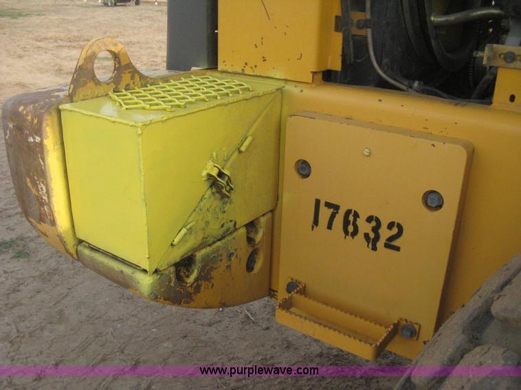 image for item E3360 2001 Volvo L70D wheel loader