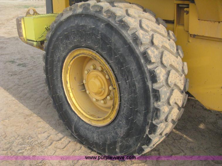 image for item E3360 2001 Volvo L70D wheel loader